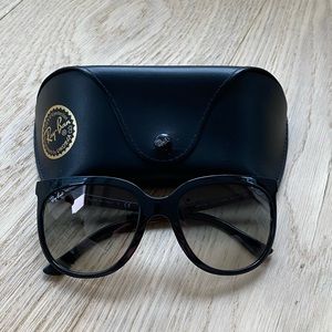Ray Ban oversized black plastic frame sunglasses with case